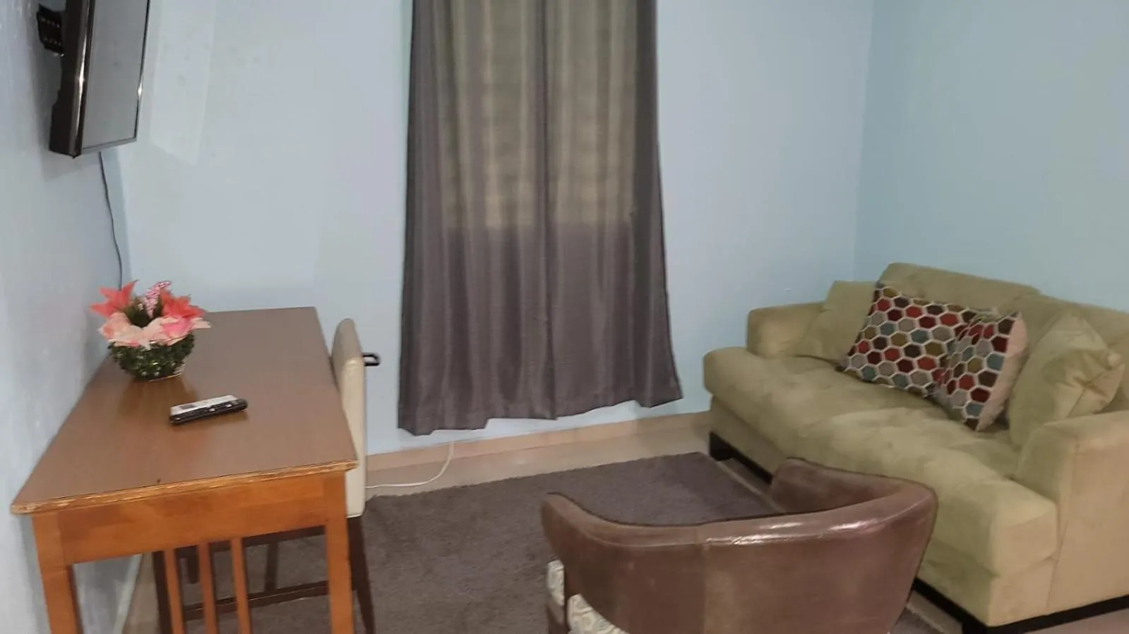 Spacious 2 Bedroom Fully Equipped Kitchen Close To Ferry, Unit 5 Catano Apartment