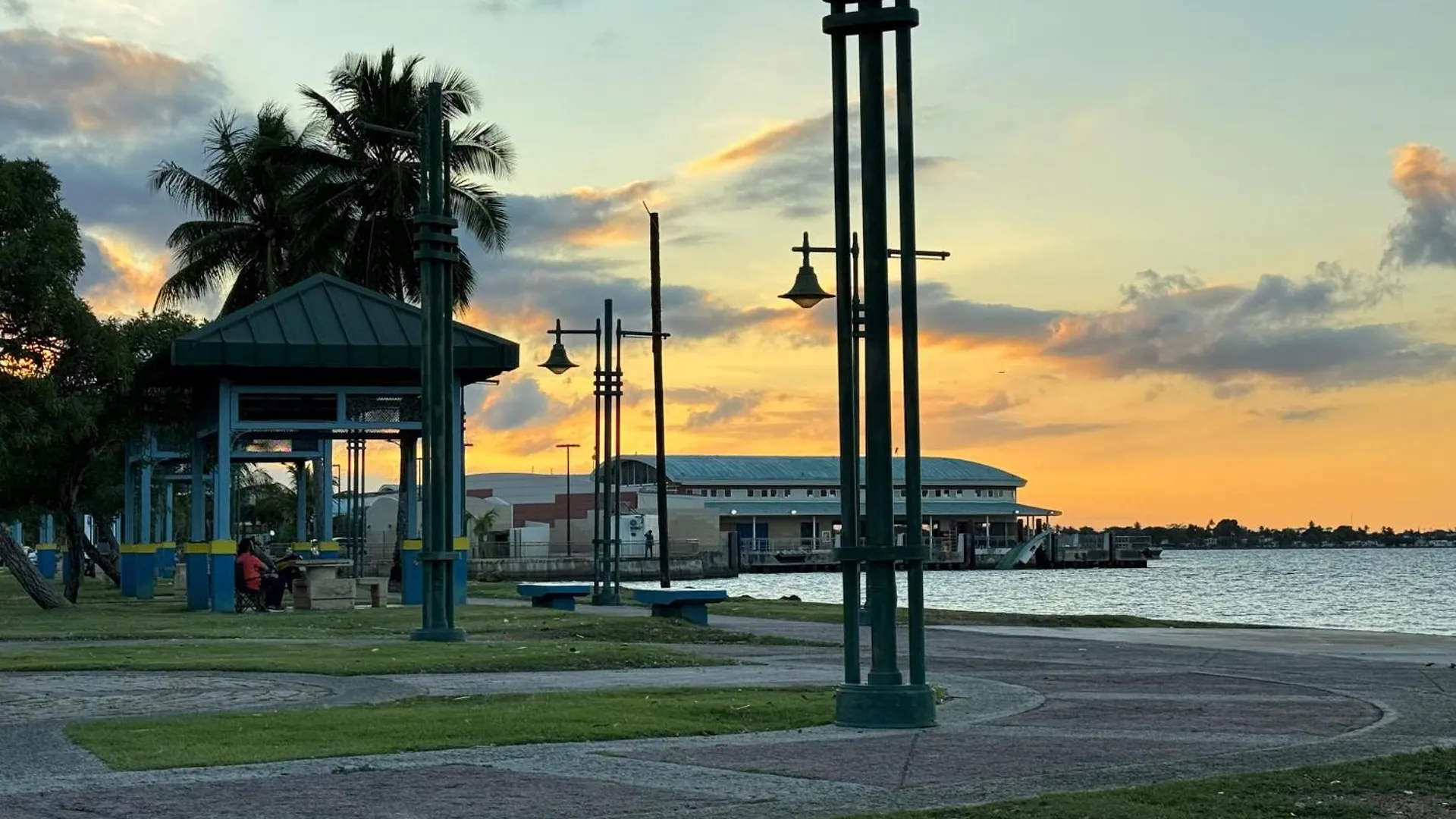 Spacious 2 Bedroom Fully Equipped Kitchen Close To Ferry, Unit 5 Catano Puerto Rico